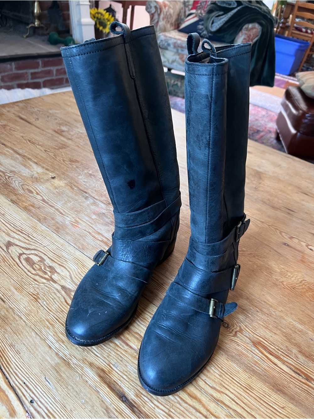 Classic unique dark blue boots..buckles on the side..beautiful  leather
